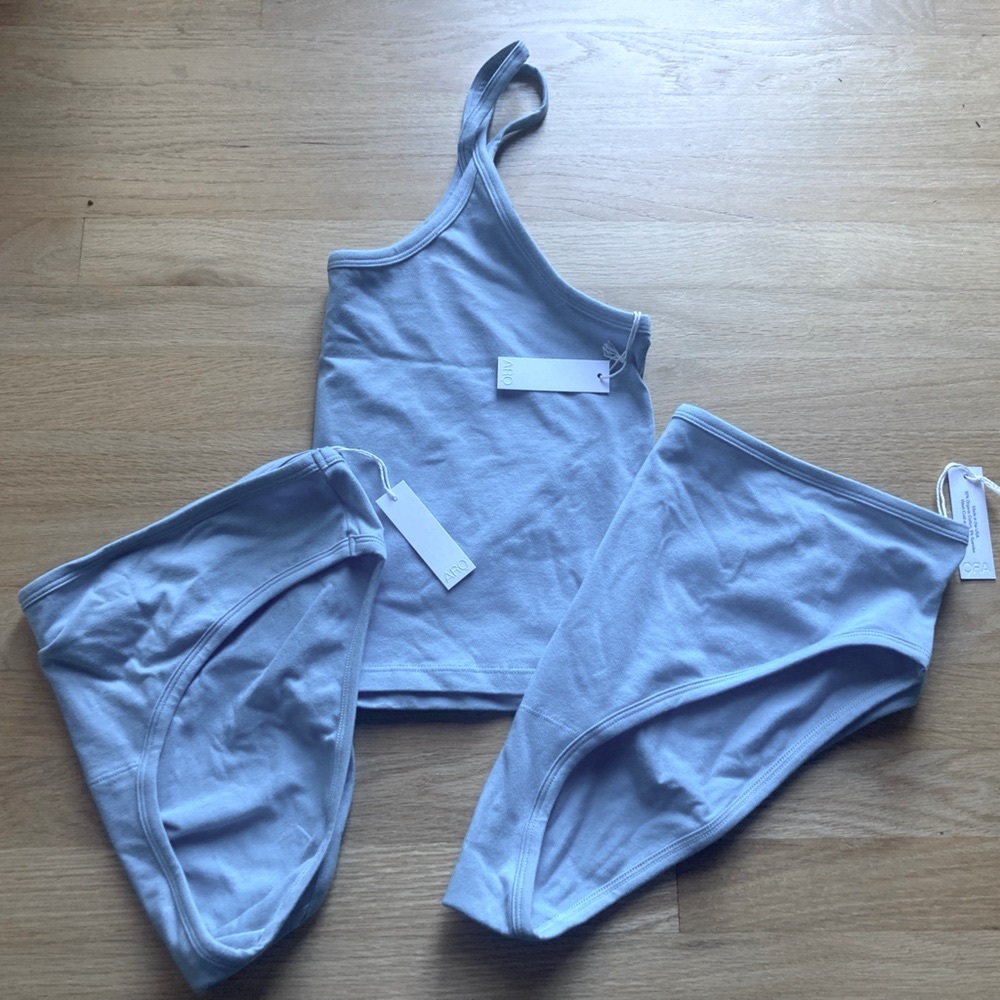 Discontinued- ARQ CROP TANK in Bluebell (Light Sky Blue) - 4x